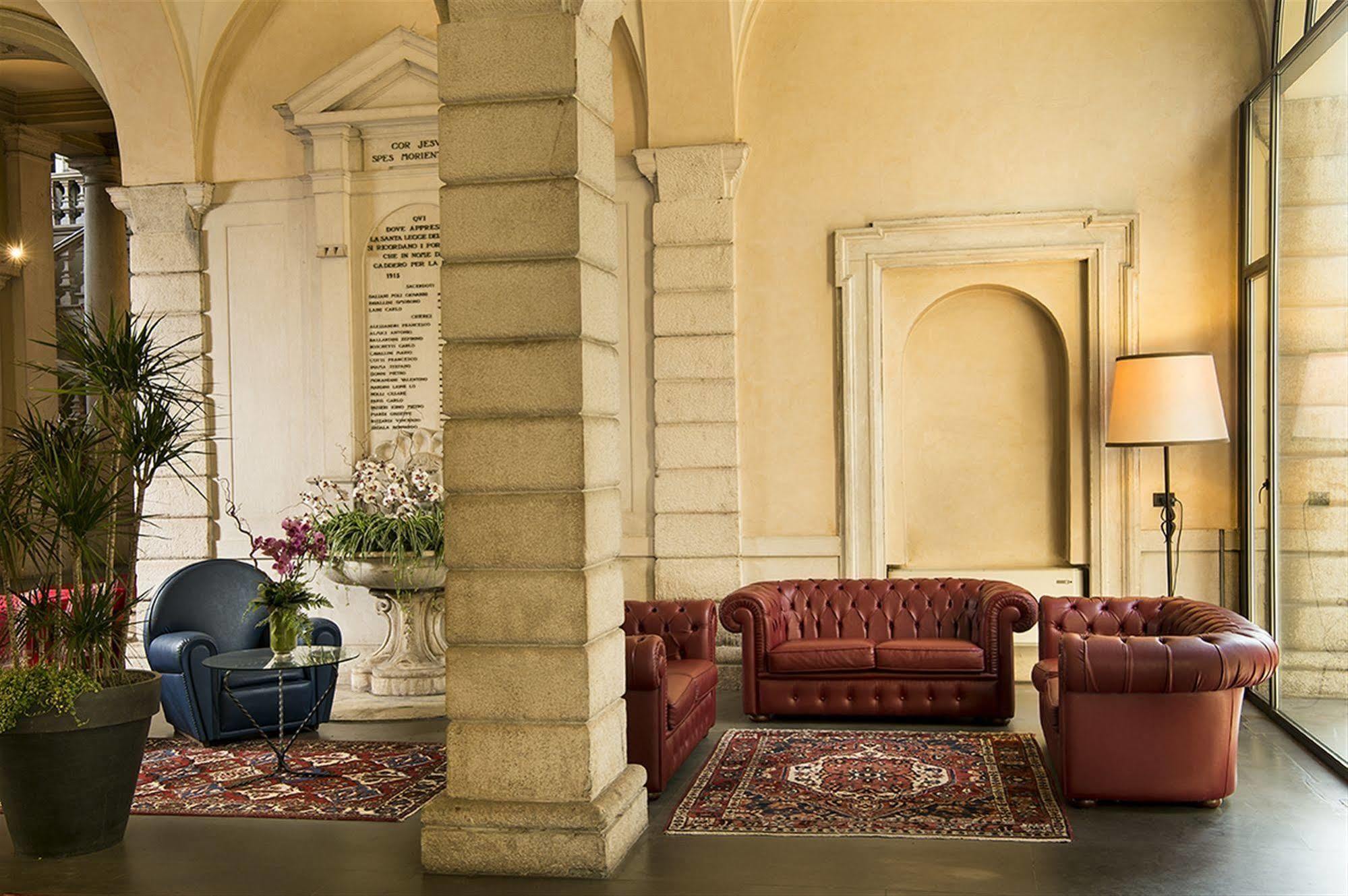 Centro Paolo Vi Hotel 3*