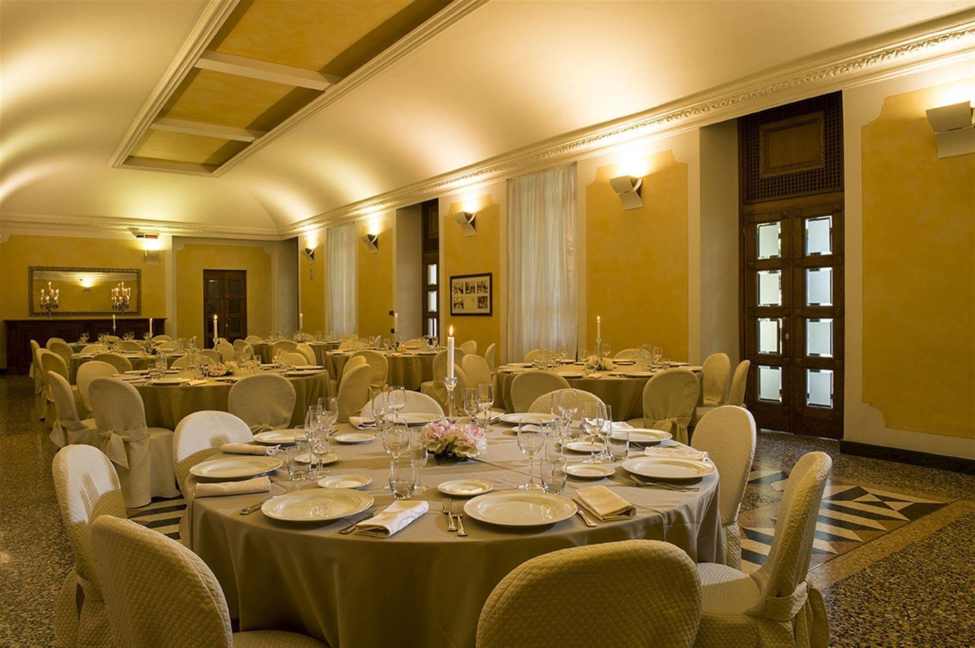 Centro Paolo Vi 3*